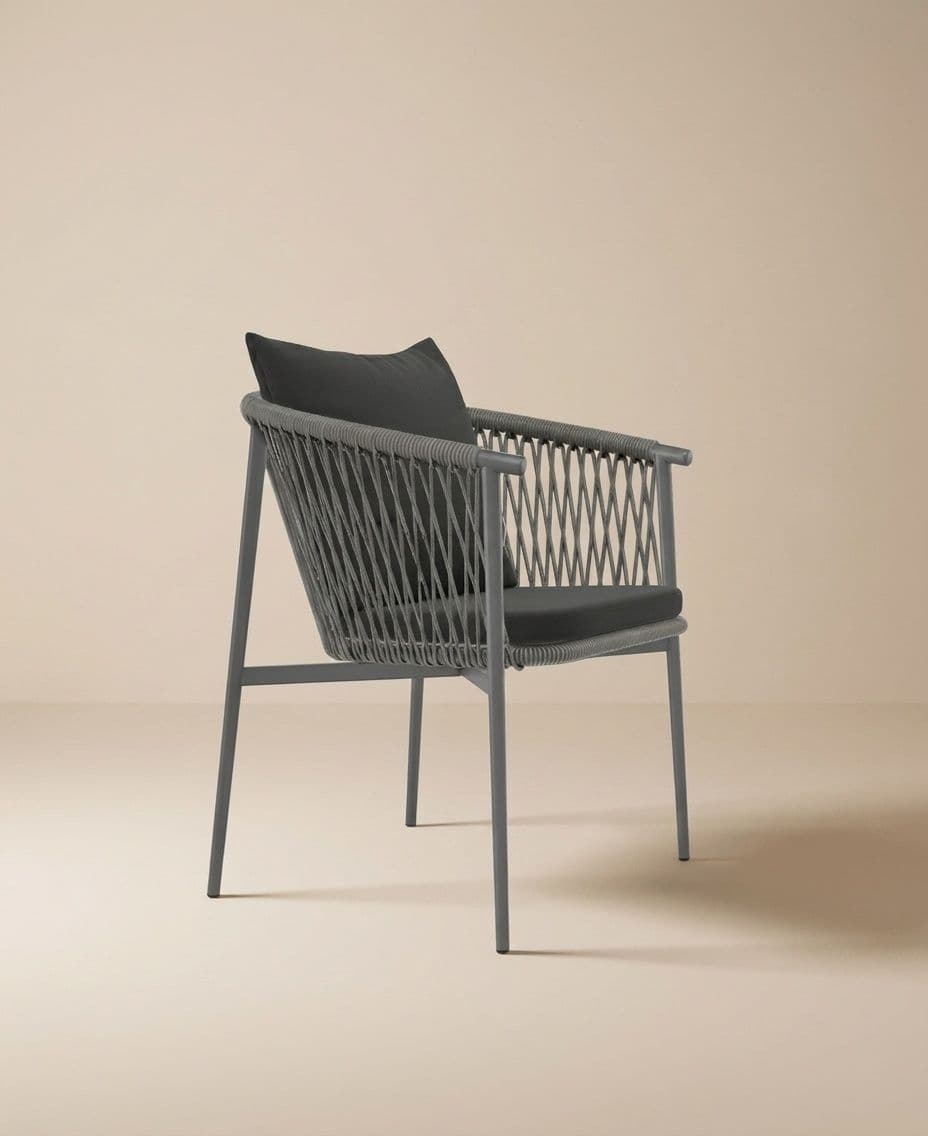 ARM CHAIR