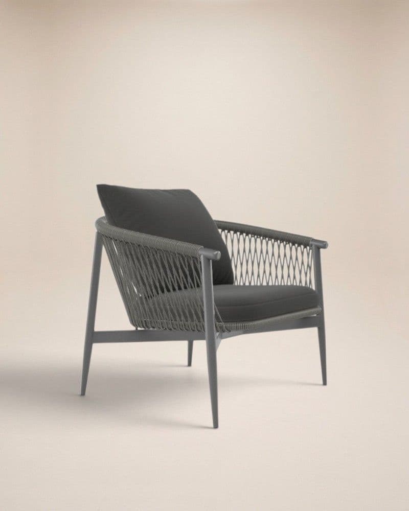 LOUNGE CHAIR