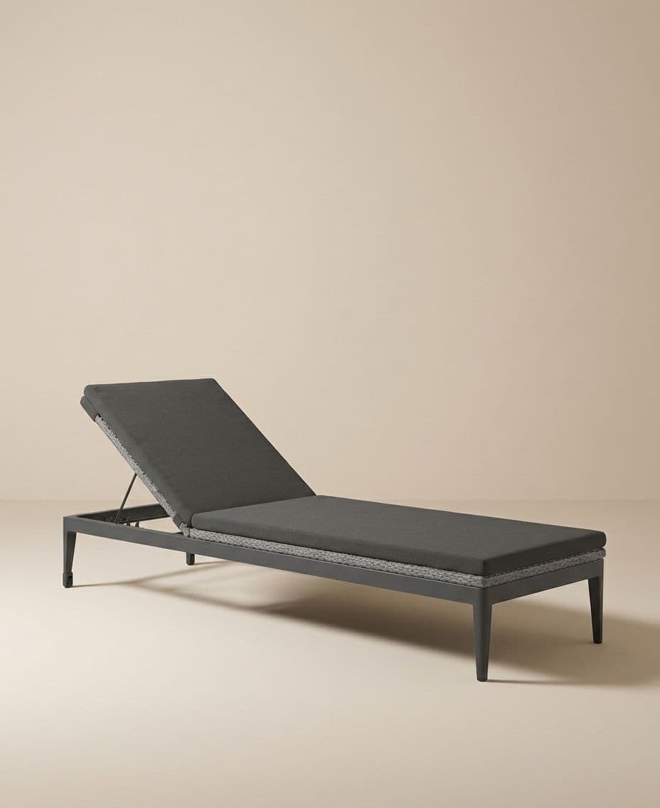 SUN LOUNGER WITH WHEELS