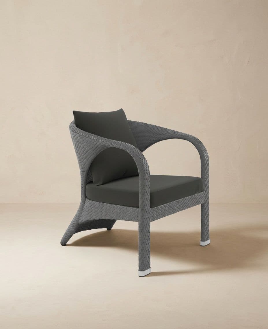LOUNGE CHAIR
